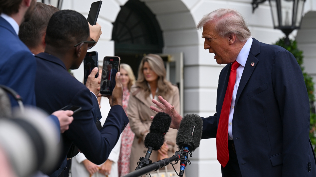 Trump shuts down reporter over war with Chicago question: You never listen